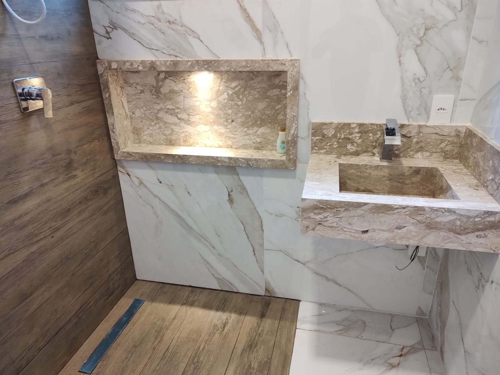 Casa com 3 dormit&oacute;rios &agrave; venda, 243m&sup2; - Alphaville Nova Esplanada - Votorantim - SP Alameda Nova Zelândia Votorantim - 