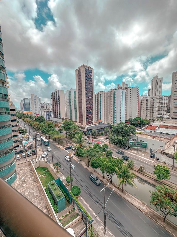 Apartamento para alugar com 3 quartos sendo 2 suítes, 94,30m² A partir de: R$ 3.501,00 Avenida Fernando Simões Barbosa Recife - 