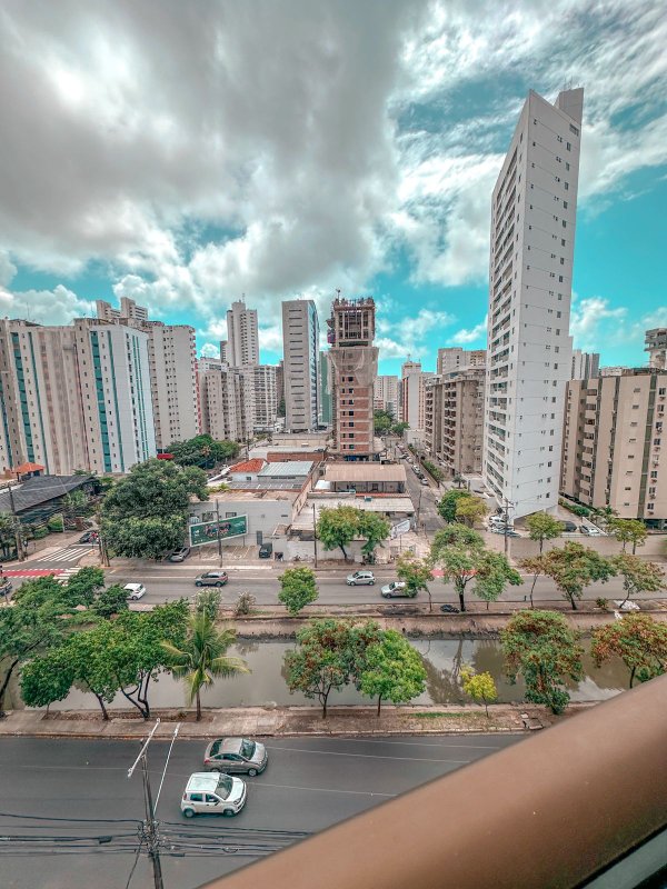 Apartamento para alugar com 3 quartos sendo 2 suítes, 94,30m² A partir de: R$ 3.501,00 Avenida Fernando Simões Barbosa Recife - 