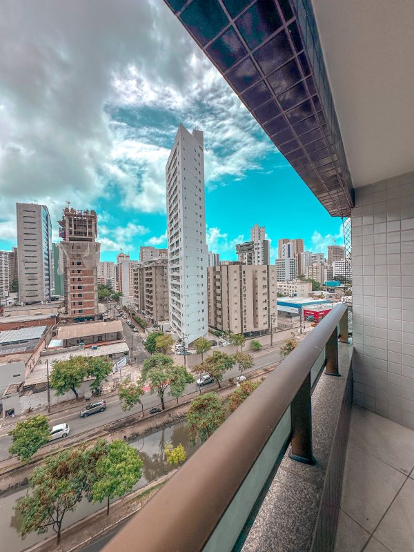 Apartamento para alugar com 3 quartos sendo 2 suítes, 94,30m² A partir de: R$ 3.501,00 Avenida Fernando Simões Barbosa Recife - 