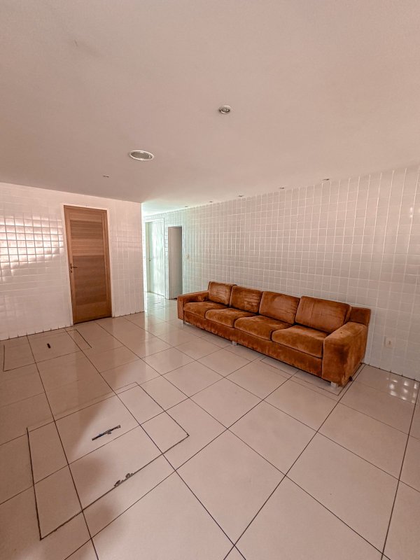 Apartamento para alugar com 3 quartos sendo 2 suítes, 94,30m² A partir de: R$ 3.501,00 Avenida Fernando Simões Barbosa Recife - 