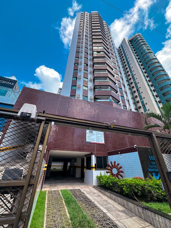 Apartamento para alugar com 3 quartos sendo 2 suítes, 94,30m² A partir de: R$ 3.501,00 Avenida Fernando Simões Barbosa Recife - 