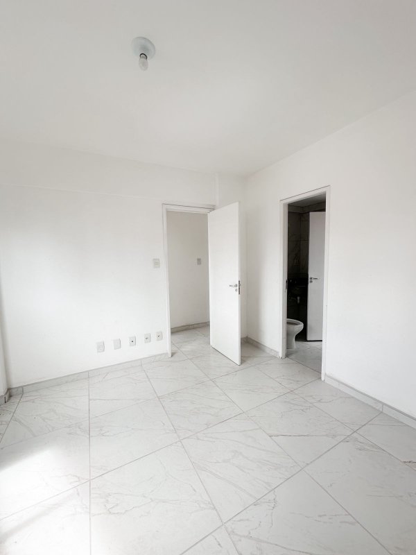 Apartamento para alugar com 3 quartos sendo 2 suítes, 94,30m² A partir de: R$ 3.501,00 Avenida Fernando Simões Barbosa Recife - 