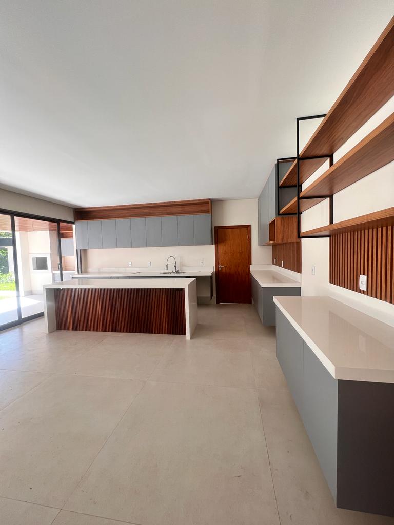 Casa com 4 dormit&oacute;rios &agrave; venda, 450 m&sup2; - Condom&iacute;nio Lago Azul Golfe Clube - Ara&ccedil;oiaba SP Rodovia Raposo Tavares, Km 113,5  Araçoiaba da Serra - 