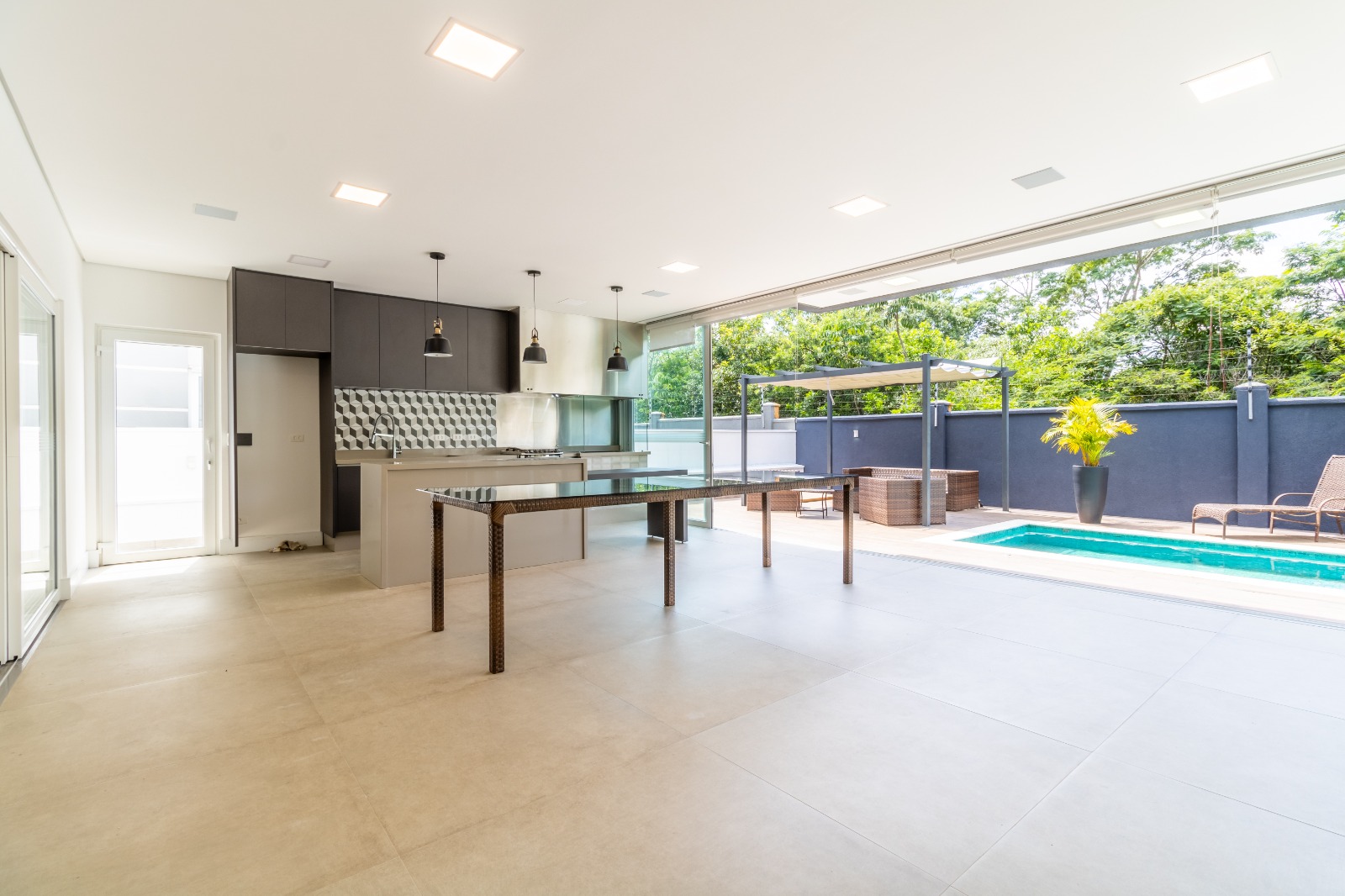 Casa com 4 dormit&oacute;rios &agrave; venda, 360 m&sup2; - Alphaville Nova Esplanada I - Votorantim SP Alameda Nova Zelândia Votorantim - 