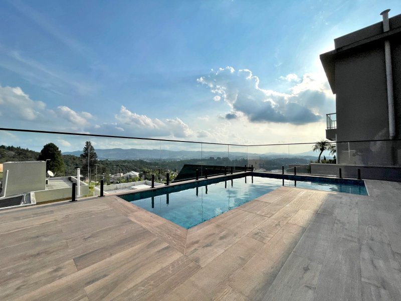 Casa Nova no Res. Valville, um projeto Leonice Alves Alameda dos Sinos  Santana de Parnaíba - 