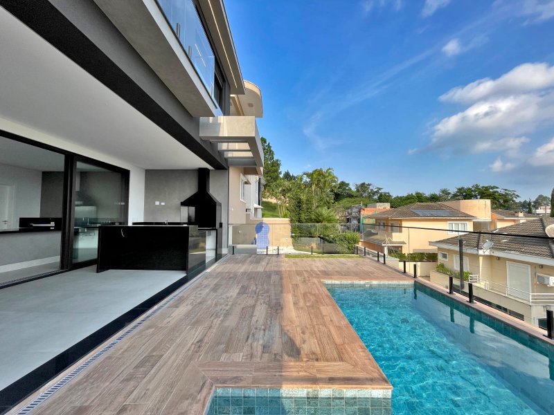 Casa Nova no Res. Valville, um projeto Leonice Alves Alameda dos Sinos  Santana de Parnaíba - 