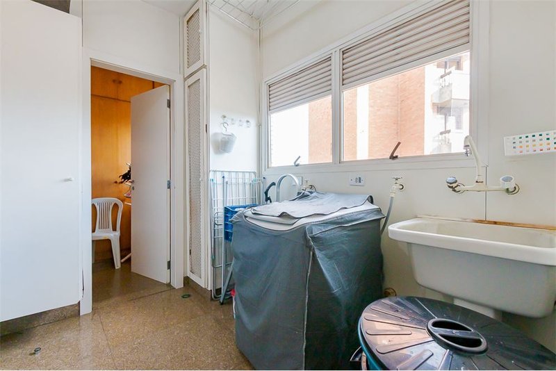 Apartamento no Condomínio Five Higienópolis com 3 suítes 202m² rua bahia São Paulo - 