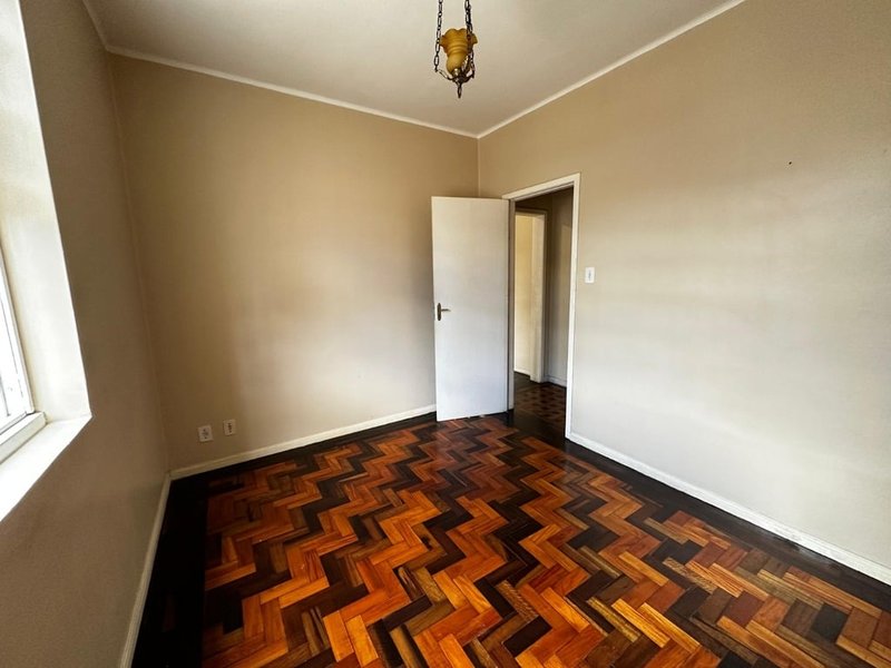 Apartamento térreo á 3 min do Av Assis Brasil Brasiliano Índio de Moraes Porto Alegre - 