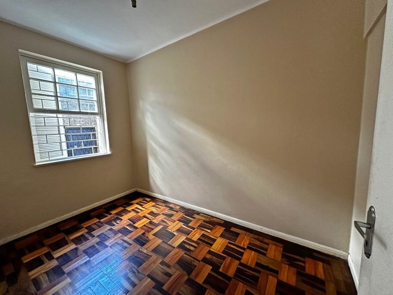 Apartamento térreo á 3 min do Av Assis Brasil Brasiliano Índio de Moraes Porto Alegre - 