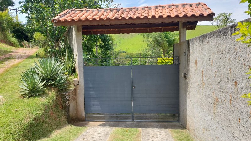 Chácara com 3.500 metros em Paraibuna, São Paulo - Paraibuna - 