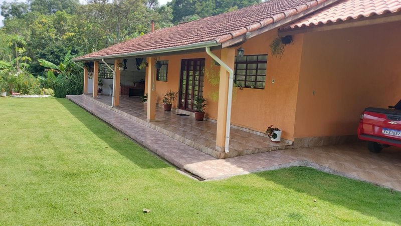 Chácara com 3.500 metros em Paraibuna, São Paulo - Paraibuna - 