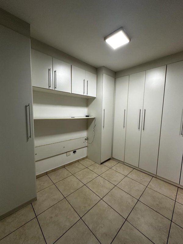 Apartamento à venda com 03 dormitórios, 02 banheiros sendo 01 suíte e 01 vaga de garagem Rua Vergueiro São Paulo - 