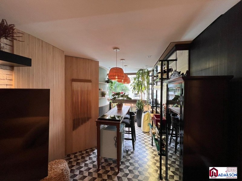 Apartamento a venda Com 3 Quartos sendo 02 suítes, 01escritório, 04 vagas de garagem Rua Frei Evaristo Florianópolis - 