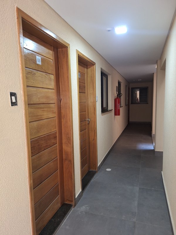 Apartamento à venda pronto para morar com 2 dormitórios em Arthur Alvim! Rua Maciel Monteiro São Paulo - Corredor  - 1° subsolo