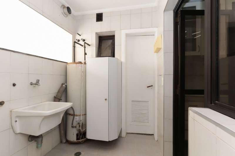 ALUGA OU VENDE COBERTURA 187m2 - ALTO PADRÃO - MOEMA SP Avenida Jurema São Paulo - 