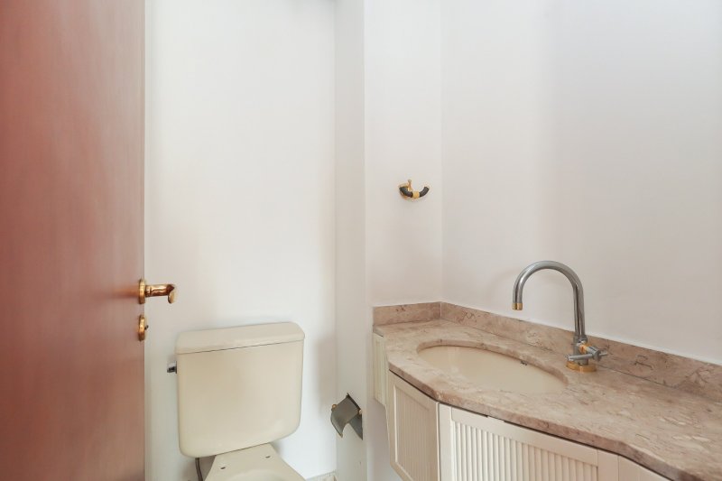 ALUGA OU VENDE COBERTURA 187m2 - ALTO PADRÃO - MOEMA SP Avenida Jurema São Paulo - 