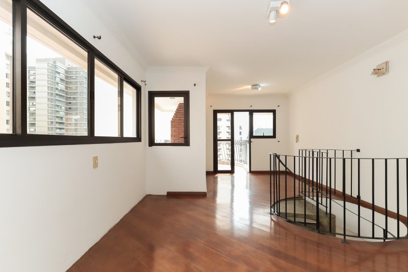 ALUGA OU VENDE COBERTURA 187m2 - ALTO PADRÃO - MOEMA SP Avenida Jurema São Paulo - 