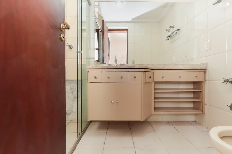 ALUGA OU VENDE COBERTURA 187m2 - ALTO PADRÃO - MOEMA SP Avenida Jurema São Paulo - 