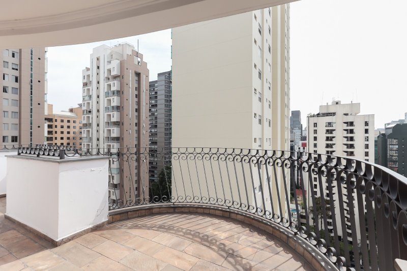 ALUGA OU VENDE COBERTURA 187m2 - ALTO PADRÃO - MOEMA SP Avenida Jurema São Paulo - 