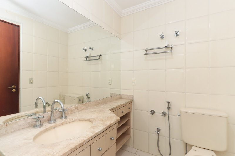 ALUGA OU VENDE COBERTURA 187m2 - ALTO PADRÃO - MOEMA SP Avenida Jurema São Paulo - 