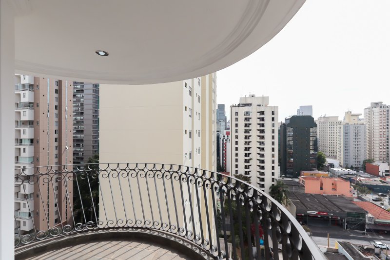 ALUGA OU VENDE COBERTURA 187m2 - ALTO PADRÃO - MOEMA SP Avenida Jurema São Paulo - 