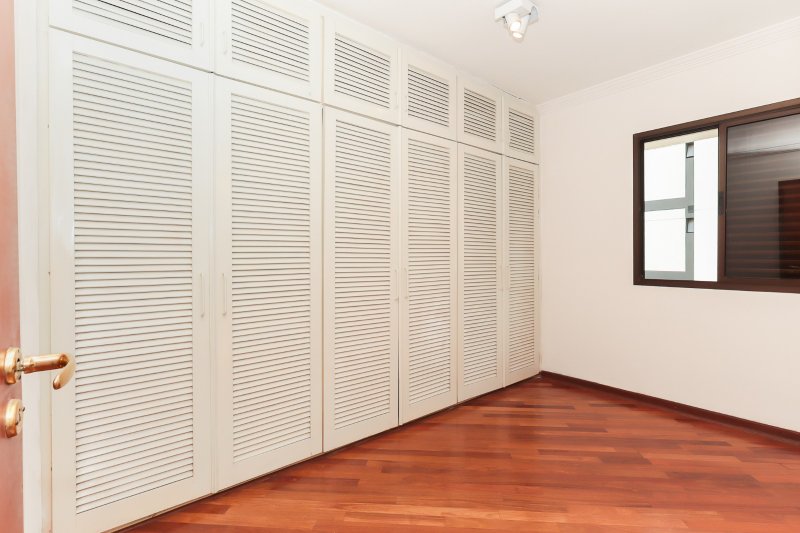 ALUGA OU VENDE COBERTURA 187m2 - ALTO PADRÃO - MOEMA SP Avenida Jurema São Paulo - 