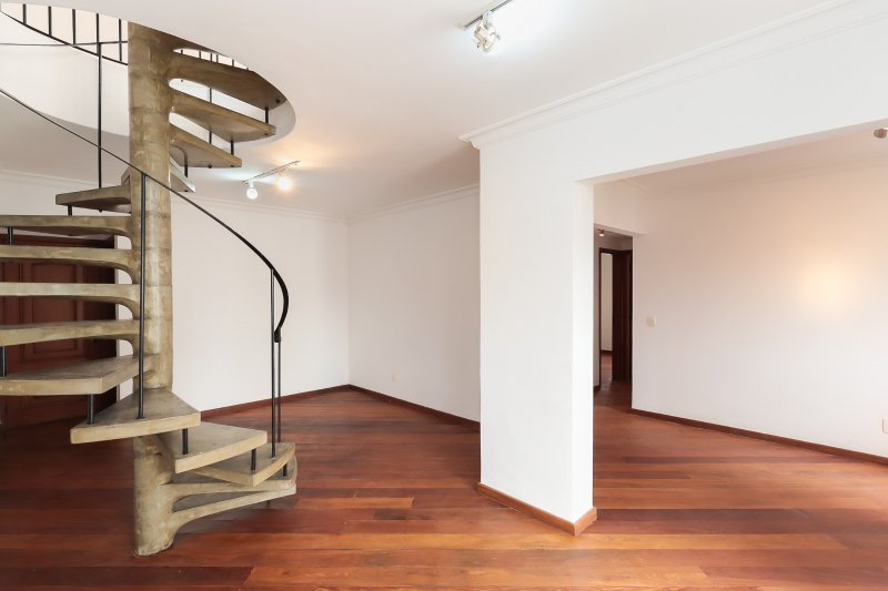 ALUGA OU VENDE COBERTURA 187m2 - ALTO PADRÃO - MOEMA SP Avenida Jurema São Paulo - 