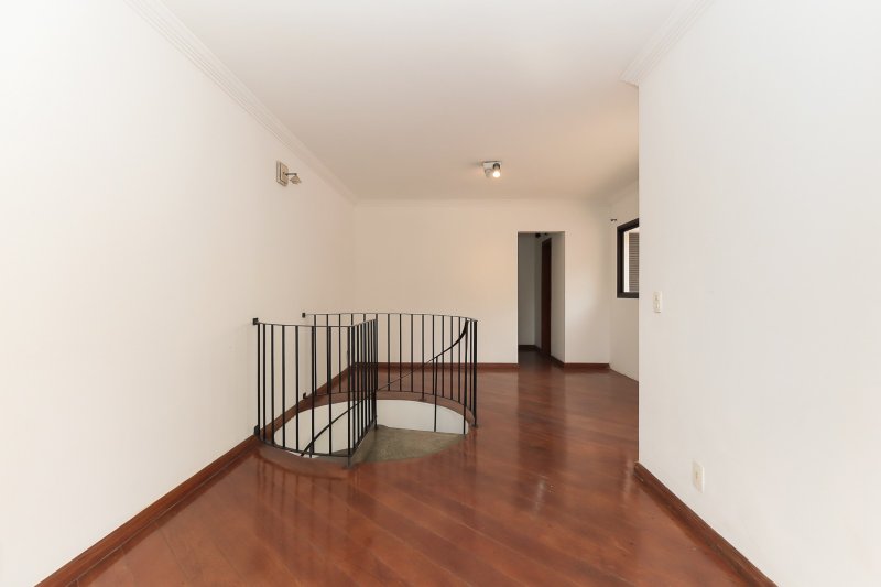 ALUGA OU VENDE COBERTURA 187m2 - ALTO PADRÃO - MOEMA SP Avenida Jurema São Paulo - 