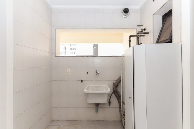 ALUGA OU VENDE COBERTURA 187m2 - ALTO PADRÃO - MOEMA SP Avenida Jurema São Paulo - 