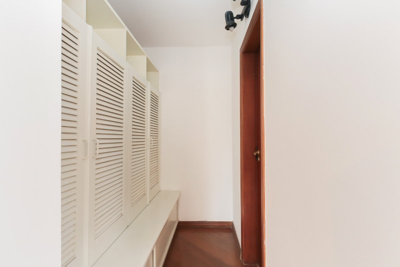 ALUGA OU VENDE COBERTURA 187m2 - ALTO PADRÃO - MOEMA SP Avenida Jurema São Paulo - 