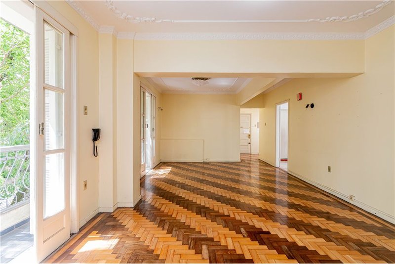 Apartamento de 133m² com 3 dormitórios na Av. Des. André da Rocha Desembargador André da Rocha Porto Alegre - 