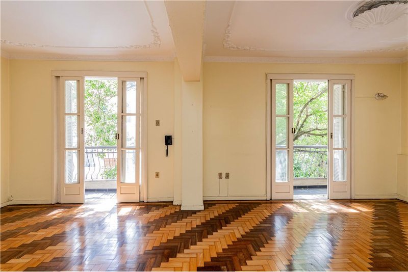 Apartamento de 133m² com 3 dormitórios na Av. Des. André da Rocha Desembargador André da Rocha Porto Alegre - 