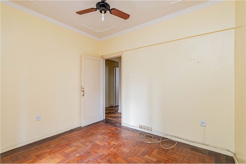 Apartamento de 133m² com 3 dormitórios na Av. Des. André da Rocha Desembargador André da Rocha Porto Alegre - 