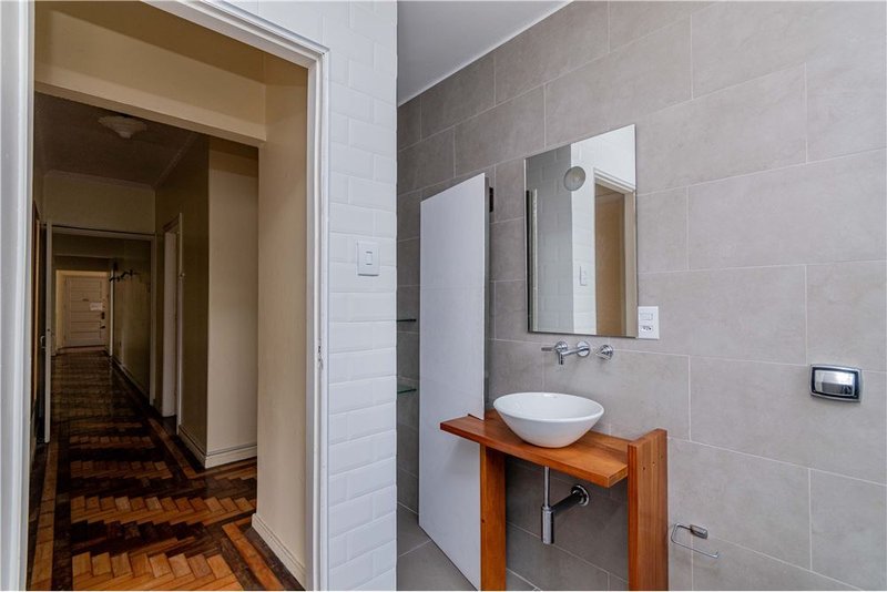 Apartamento de 133m² com 3 dormitórios na Av. Des. André da Rocha Desembargador André da Rocha Porto Alegre - 