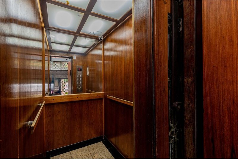 Apartamento de 133m² com 3 dormitórios na Av. Des. André da Rocha Desembargador André da Rocha Porto Alegre - 