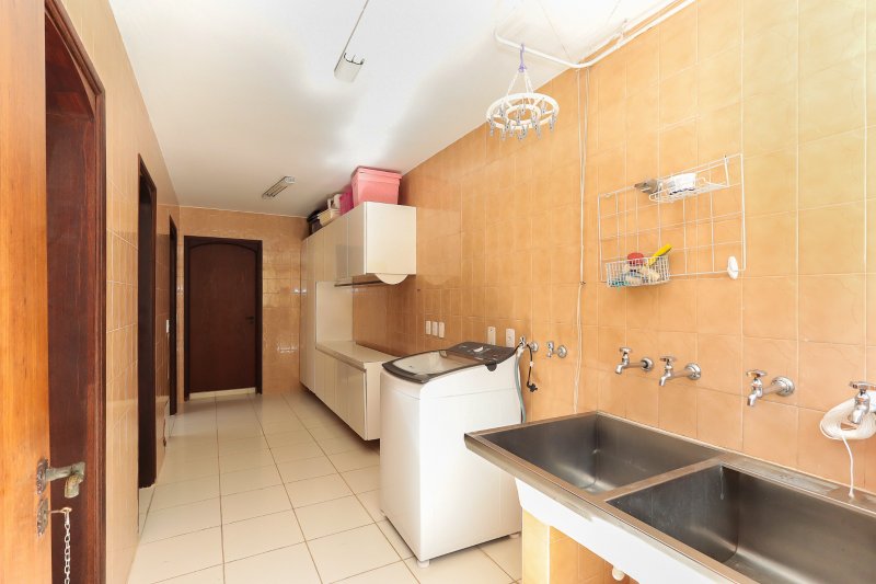 VENDA LINDA CASA – ALTO DA BOA VISTA – RUA SEM SAÍDA - Praça Antônio Guariglia Rua Alberto Hodge São Paulo - 