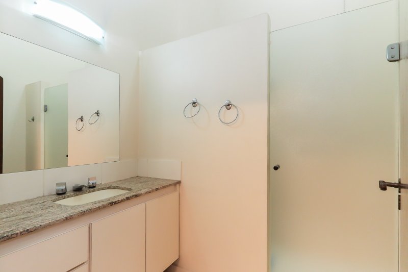 VENDA LINDA CASA – ALTO DA BOA VISTA – RUA SEM SAÍDA - Praça Antônio Guariglia Rua Alberto Hodge São Paulo - 