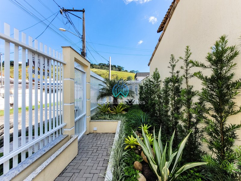 Casa em condominío, 3 quartos à venda com 110m², por R$ 450.000,00, Cotia - Guapimirim/RJ Rua Romã Guapimirim - 