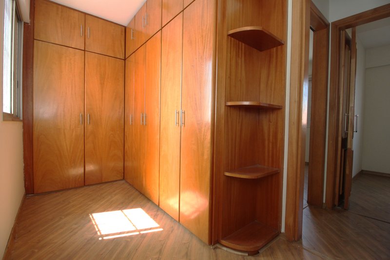 Apartamento à venda com 74m², 3 dormitórios, 02 banheiros e 01 vaga de garagem Rua Vergueiro São Paulo - 