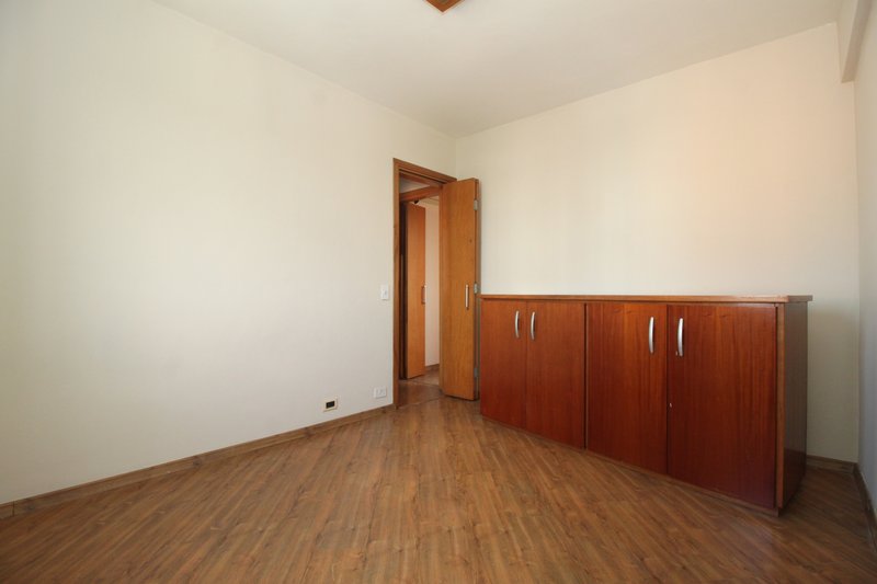 Apartamento à venda com 74m², 3 dormitórios, 02 banheiros e 01 vaga de garagem Rua Vergueiro São Paulo - 