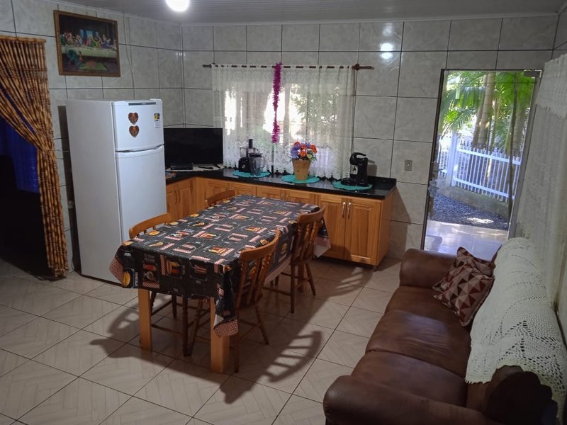 Casa em Itaiópolis com 3 Dormitórios + 2 BWC + Área de Festa e Terreno com 12 Hectares!  ITAIOPOLIS - 