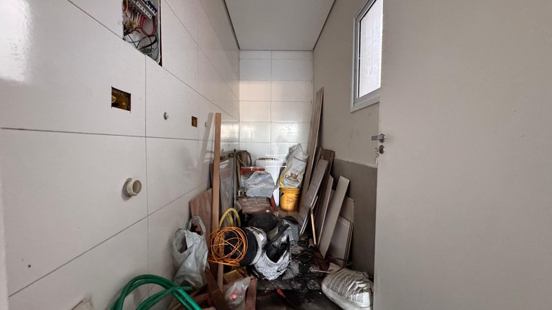 Sobrado 3 su&iacute;tes + &aacute;rea gourmet com piscina + 6 vagas de garagem  Guarulhos - 