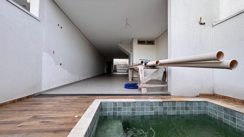 Sobrado 3 su&iacute;tes + &aacute;rea gourmet com piscina + 6 vagas de garagem  Guarulhos - 
