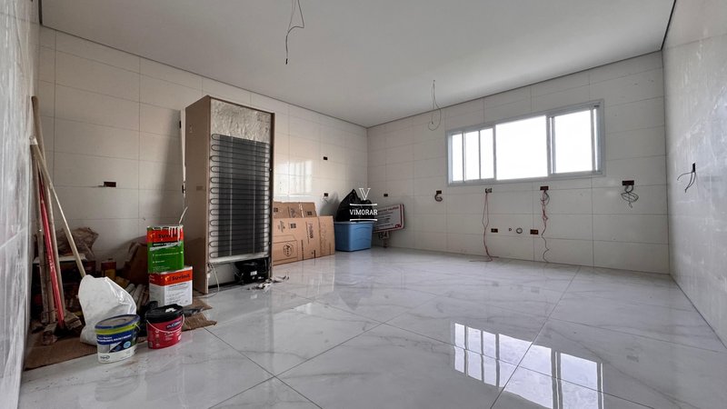 Sobrado 3 su&iacute;tes + &aacute;rea gourmet com piscina + 6 vagas de garagem  Guarulhos - 