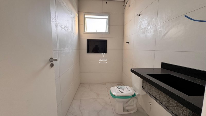 Sobrado 3 su&iacute;tes + &aacute;rea gourmet com piscina + 6 vagas de garagem  Guarulhos - 