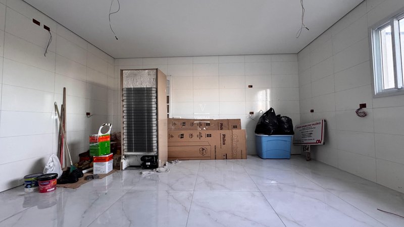 Sobrado 3 su&iacute;tes + &aacute;rea gourmet com piscina + 6 vagas de garagem  Guarulhos - 