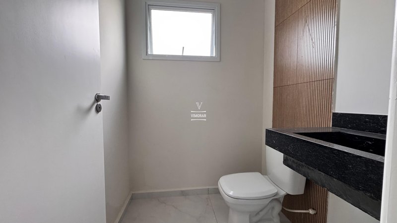 Sobrado 3 su&iacute;tes + &aacute;rea gourmet com piscina + 6 vagas de garagem  Guarulhos - 