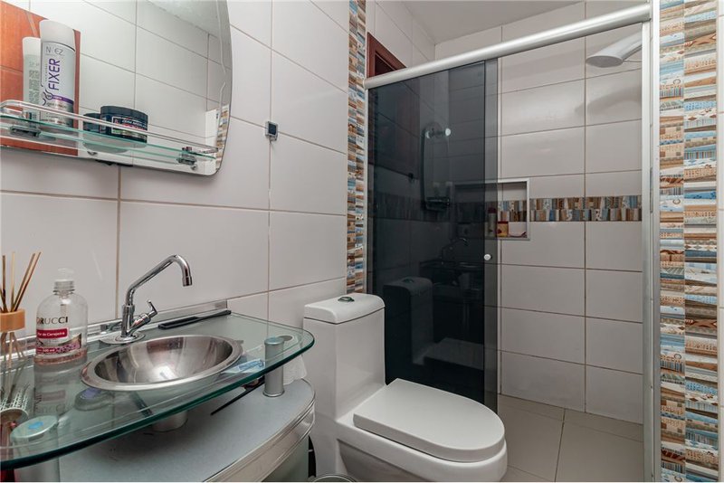 Casa com terreno de 219m² á 100 metros do Colégio Kennedy R. Dr. Ladislau Rutkay Porto Alegre - 