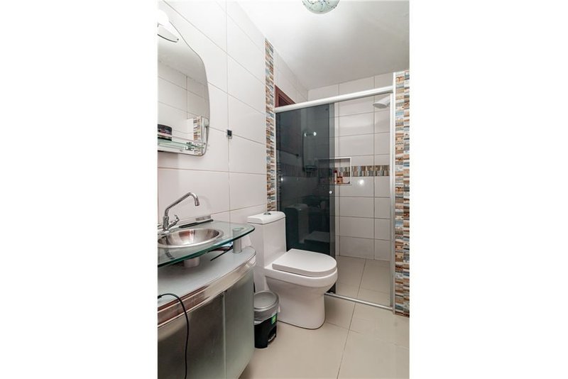 Casa com terreno de 219m² á 100 metros do Colégio Kennedy R. Dr. Ladislau Rutkay Porto Alegre - 